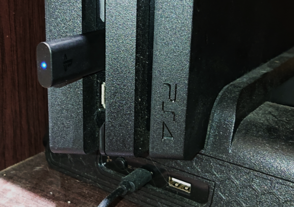 「開箱評測」PS4語音遊玩不受線制，平價 7.1虛擬環繞 無線立體聲耳機，新色開箱